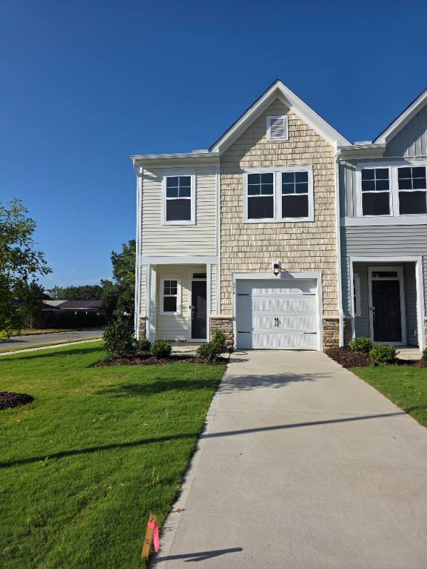 Townhouse for rent at 176 Paramount Dr, Smithfield, NC 27577