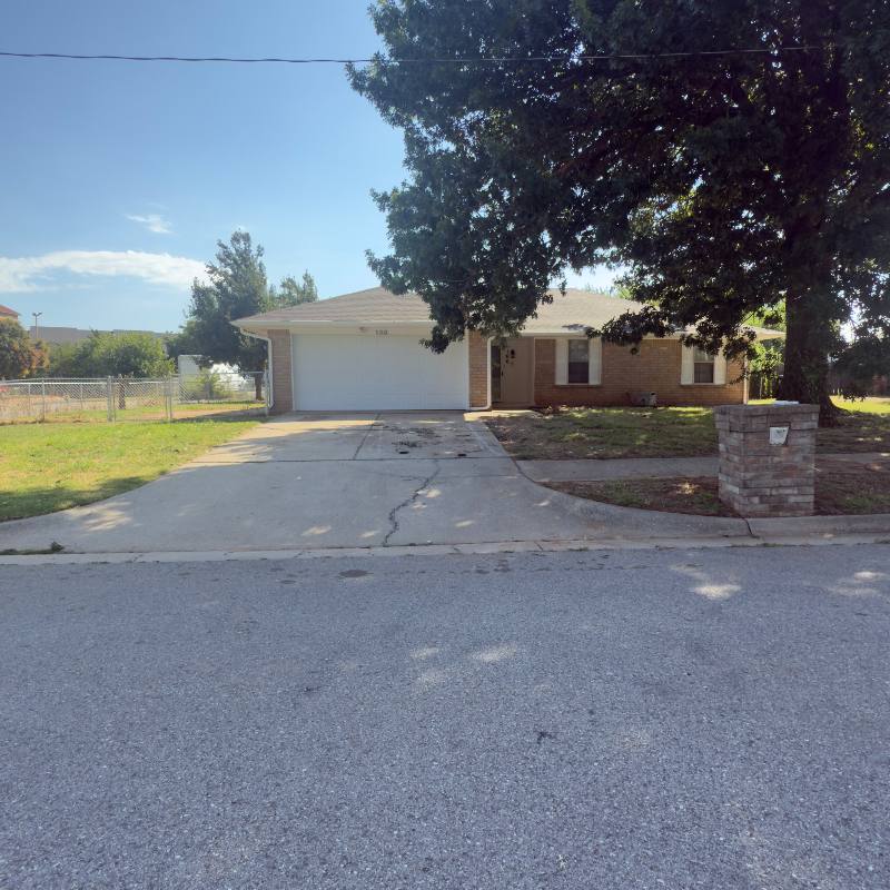 House for rent at 100 Lochwood Circle, Yukon, OK 73099