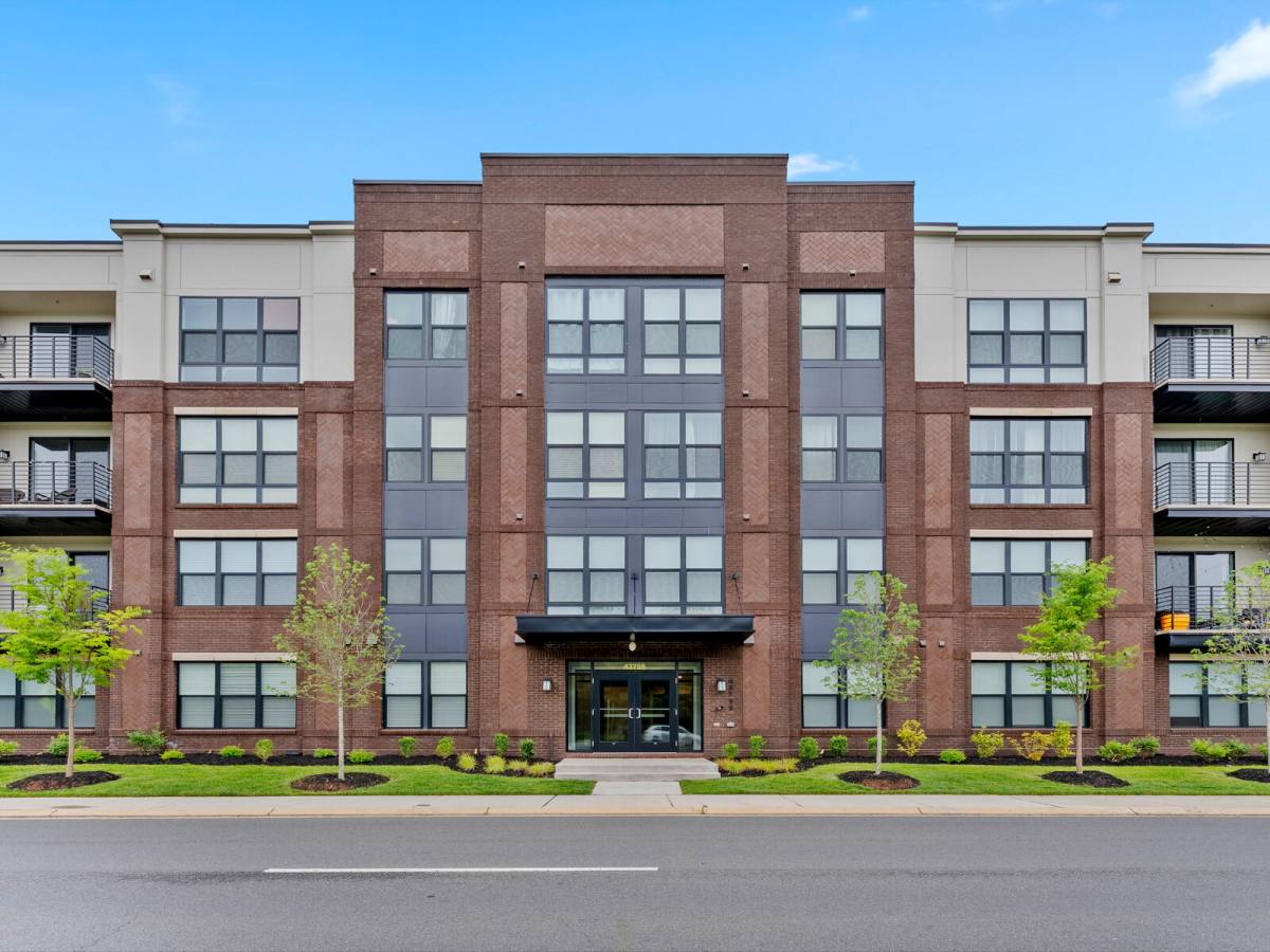 Townhouse for rent at 43795 Transit Square #107, Ashburn, VA 20147