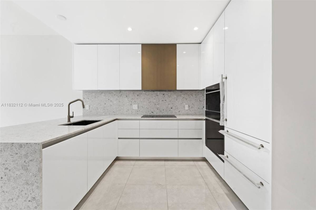 Condo for rent at 2678 Tigertail Ave, Miami, FL 33133