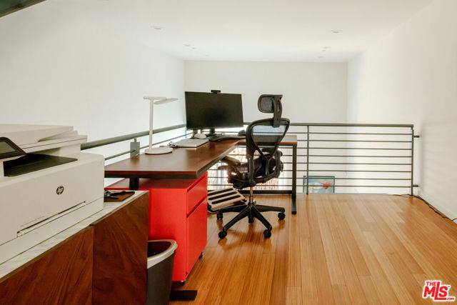 Townhouse for rent at 1120 N Orange Grove Ave #6, Los Angeles, CA 90046