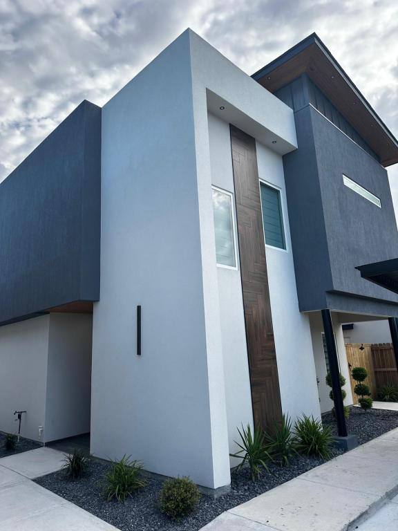 Townhouse for rent at 322 E Rogers Rd #1, Edinburg, TX 78541