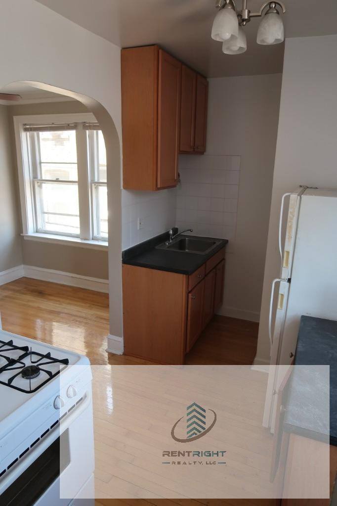 Apartment for rent at 1456-58 Highland Ave #D3, Chicago, IL 60660