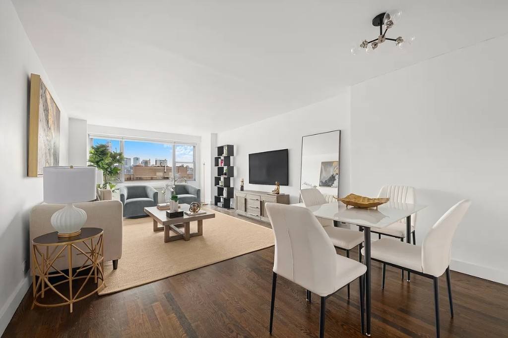 Apartment for rent at 10 W 15th St #1216, New York, NY 10011