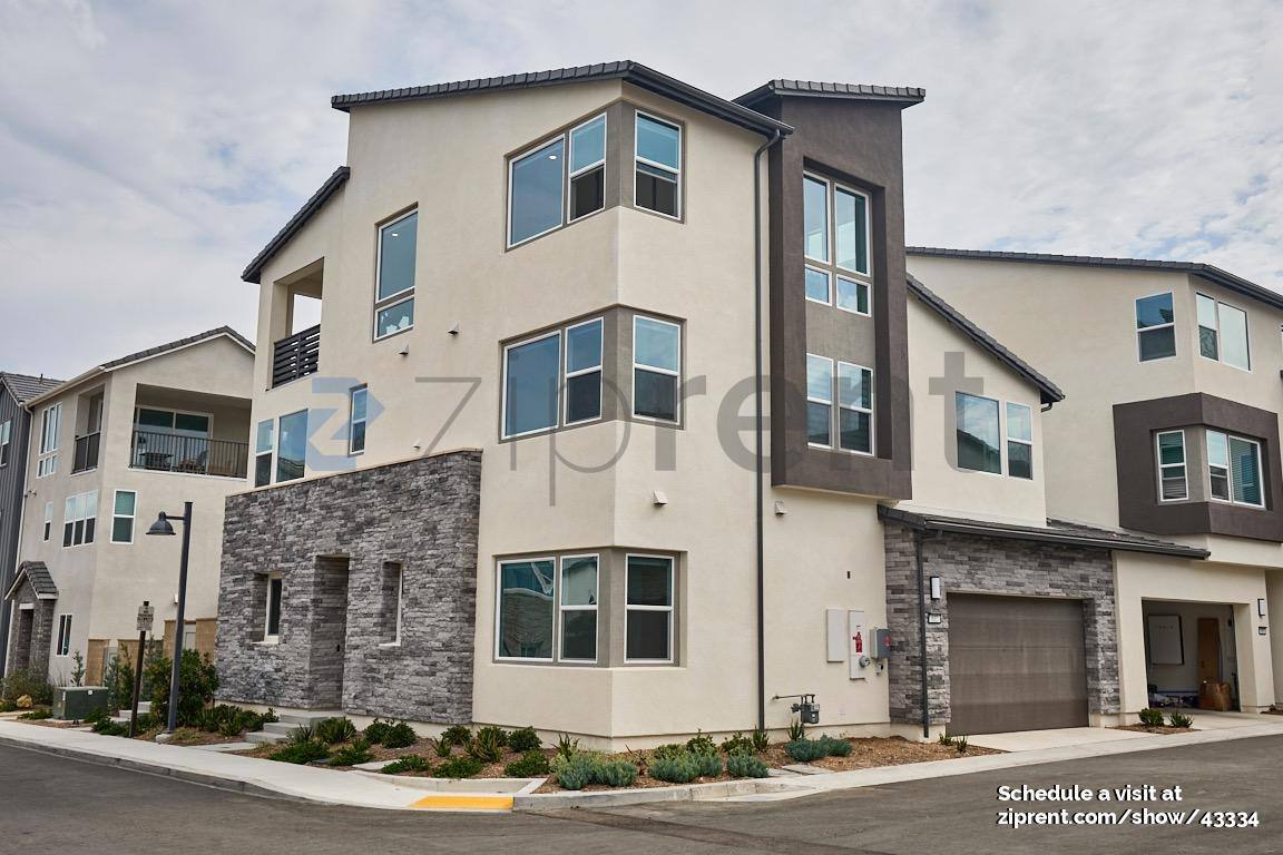 Apartment for rent at 612 Grizzly, Irvine, CA 92618
