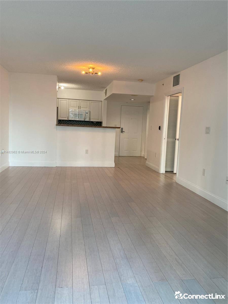 Apartment for rent at 1155 Brickell Bay Dr #405, Miami, FL 33131