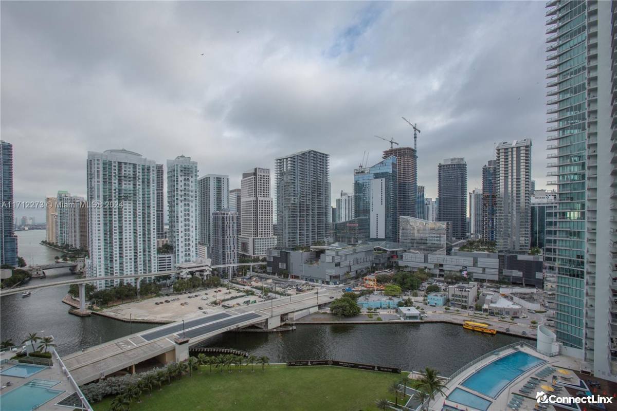 Apartment for rent at 90 SW 3rd St, Miami, FL 33130