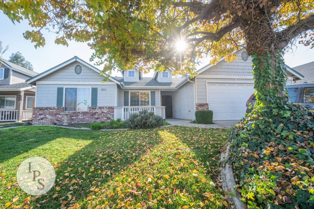 House for rent at 5921 W Menlo Ave, Fresno, CA 93722