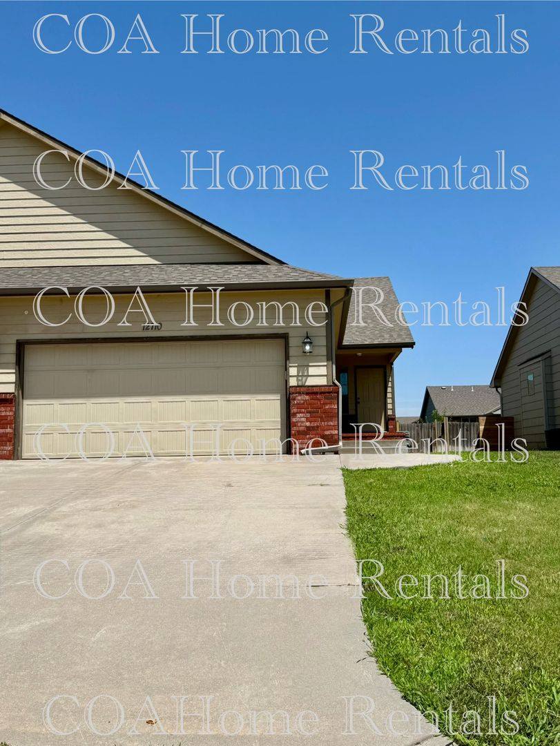 Townhouse for rent at 12710 Willow Green Circle, Wichita, KS 67207