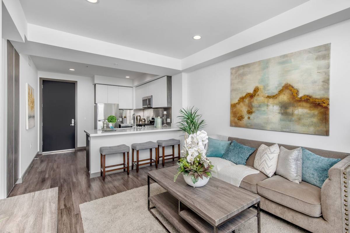 Apartment for rent at 3617 Venice Blvd, Los Angeles, CA 90019