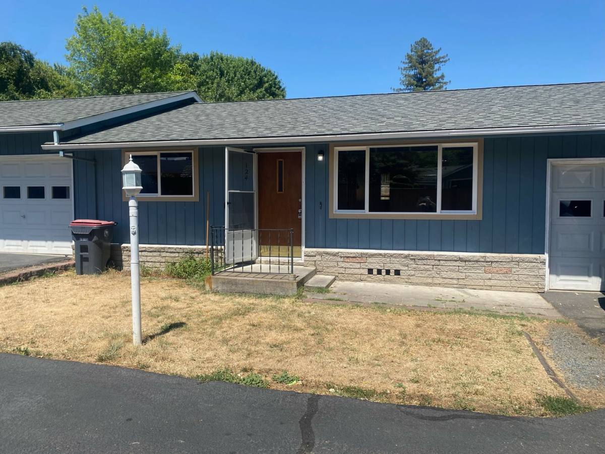 Apartment for rent at 120-126 Church St, Phoenix, OR 97535