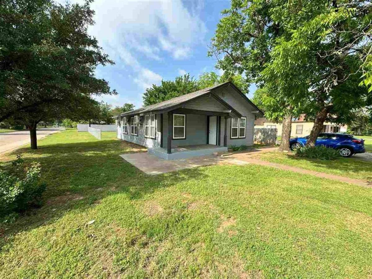 House for rent at 1401 N 8th St, Wichita Falls, TX 76306