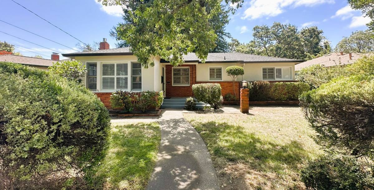 House for rent at 1218 Spencer Ave, Santa Rosa, CA 95404