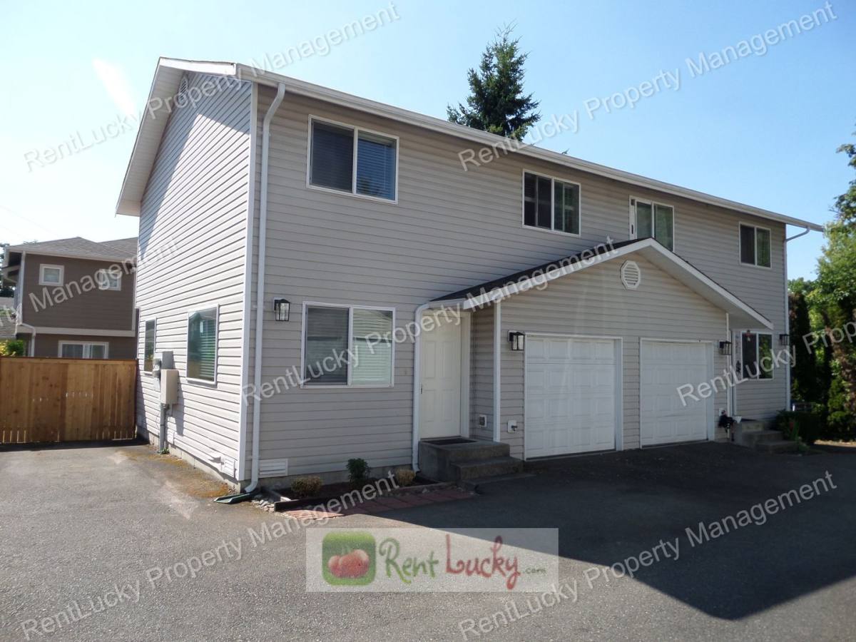 Townhouse for rent at 1516 S Puget Dr #A, Renton, WA 98055
