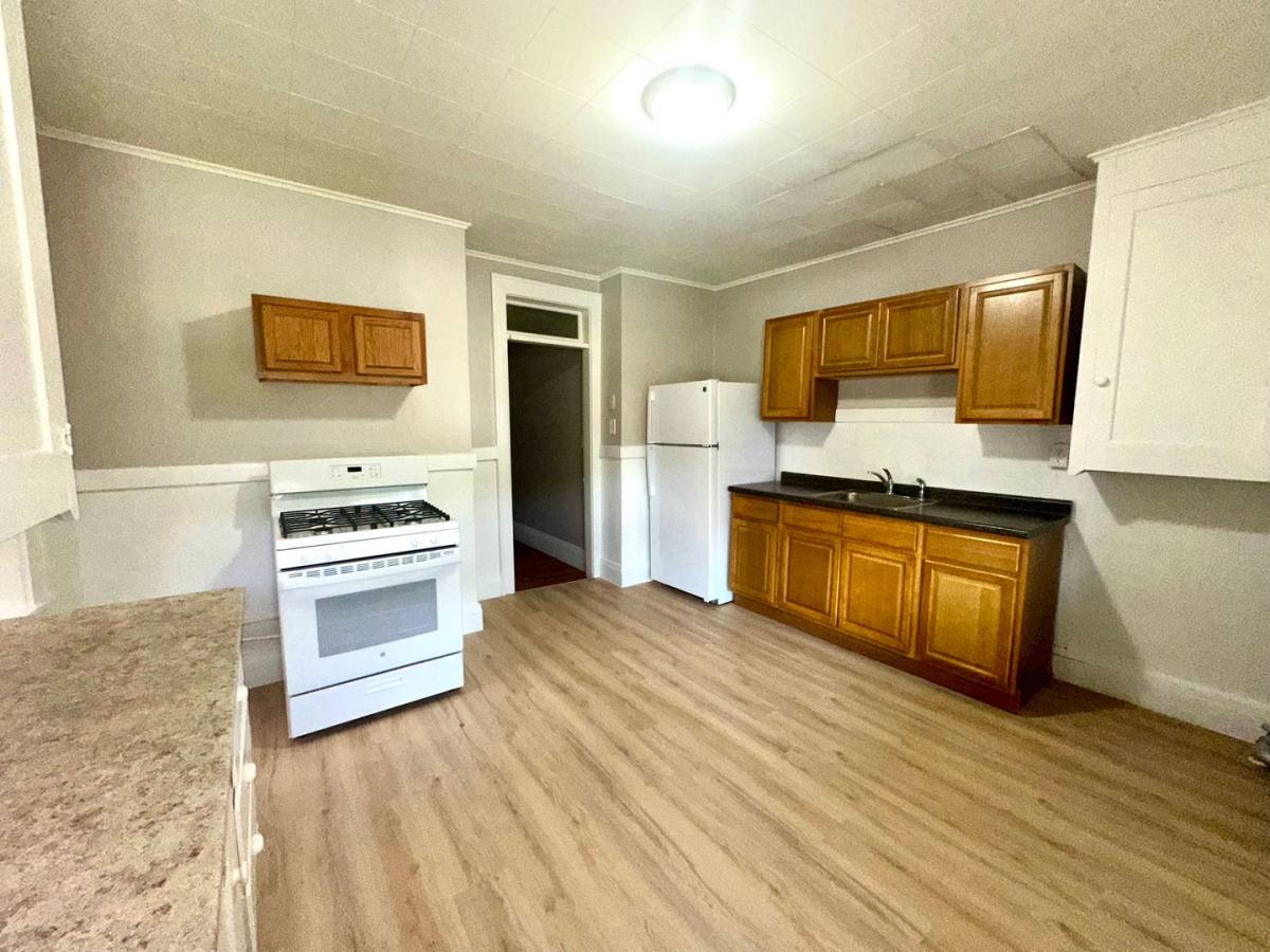 Apartment for rent at 585-589 Pleasant St, Holyoke, MA 01040