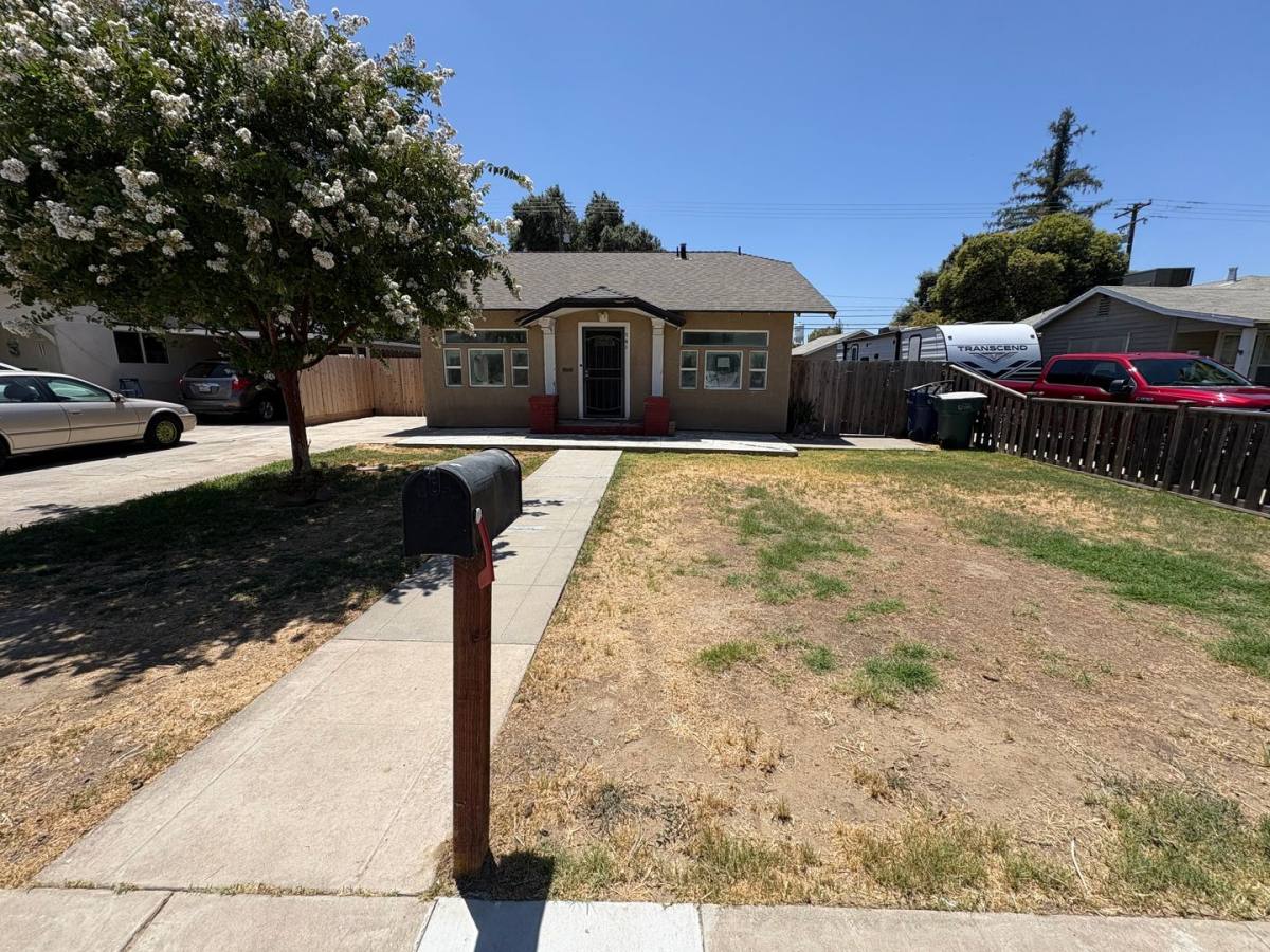 House for rent at 741 E Apricot Ave, Tulare, CA 93274