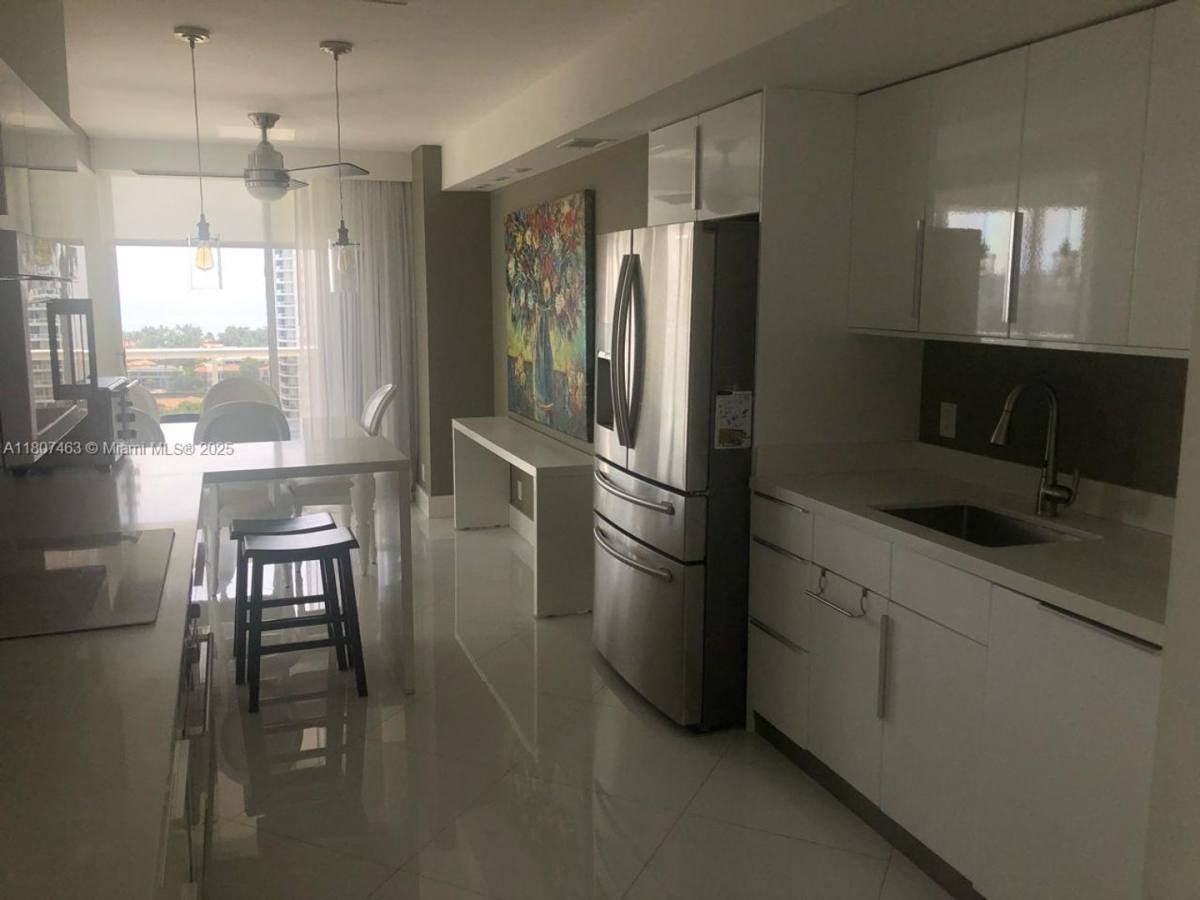 Apartment for rent at 3640 Yacht Club Dr, Miami, FL 33180