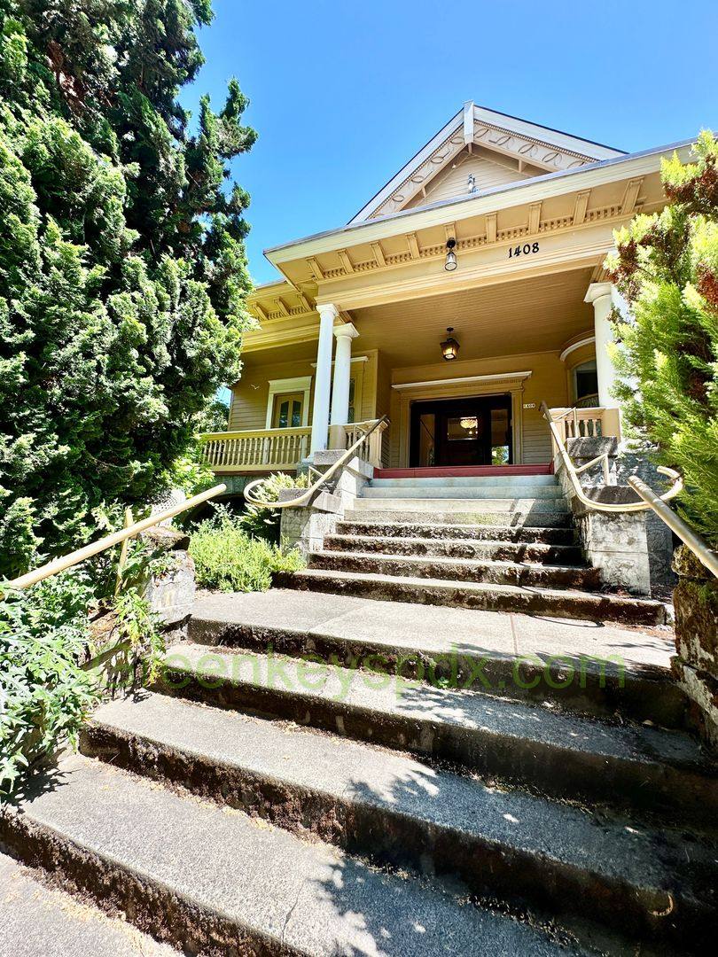 Apartment for rent at 1408 SE 22nd Ave, Portland, OR 97214