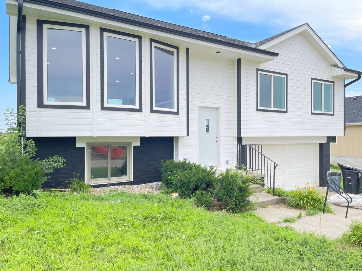 House for rent at 21511 Arabian Rd, Elkhorn, NE 68022