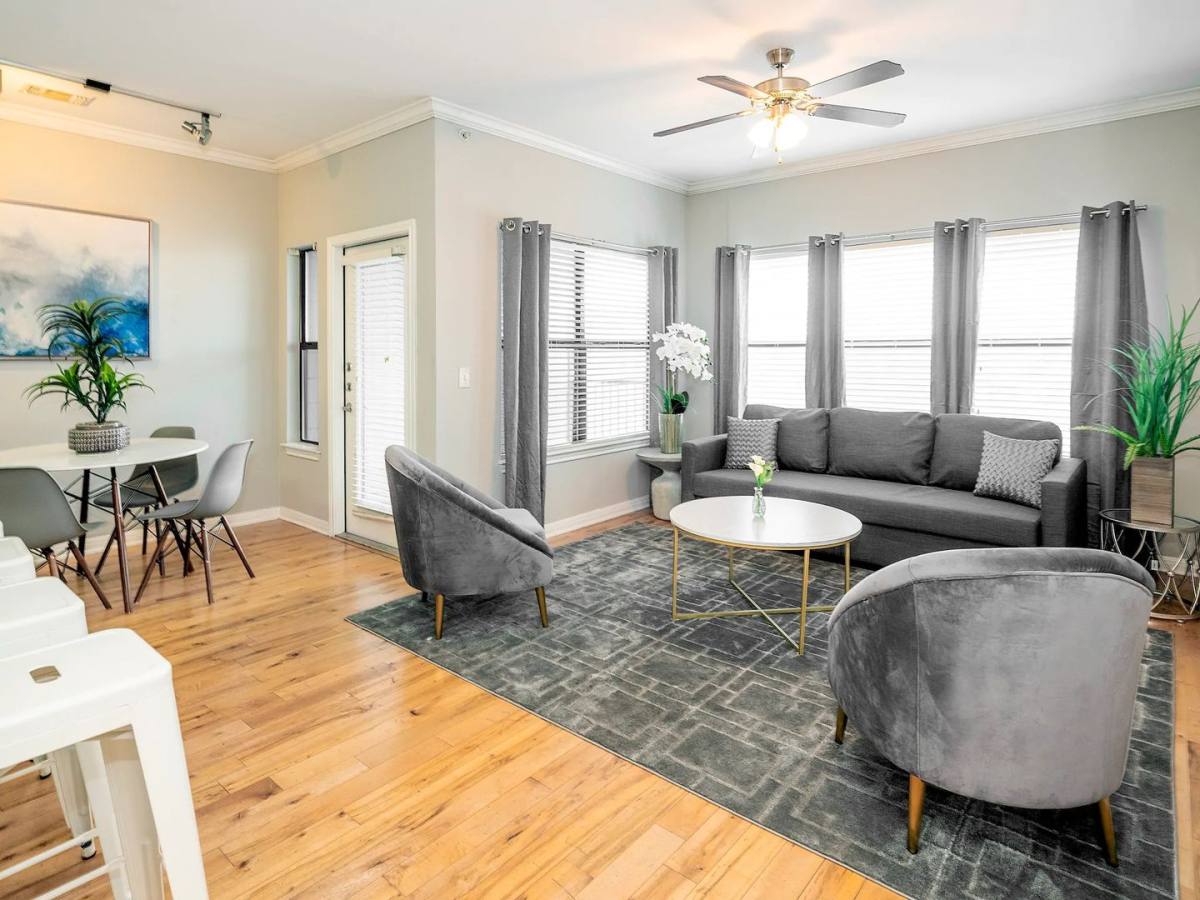 Apartment for rent at 2502 Leon, Austin, TX 78705