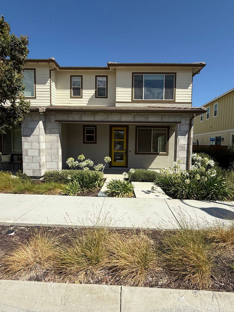Townhouse for rent at 2460 Cinnabar, Fairfield, CA 94533