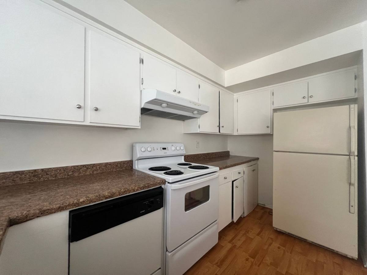 Apartment for rent at 105 S Granada Ave, Alhambra, CA 91801