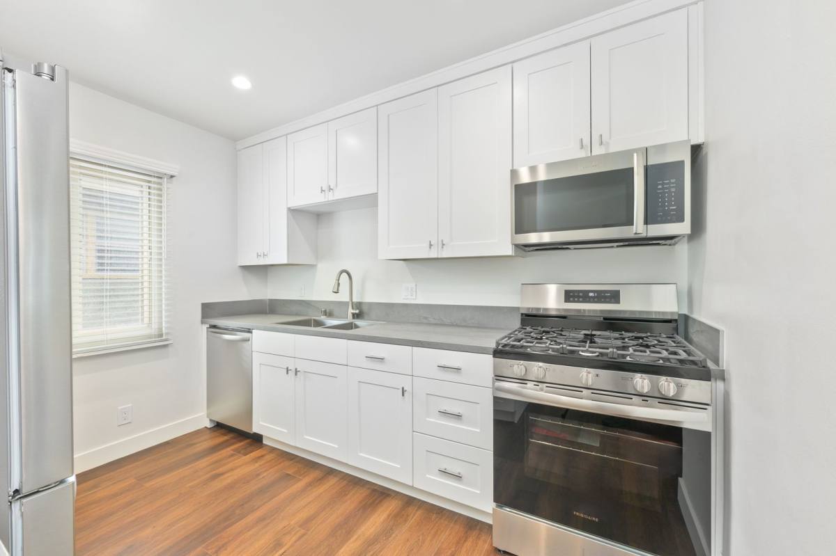 Apartment for rent at 1633 & 1637 E Maple Ave, El Segundo, CA 90245