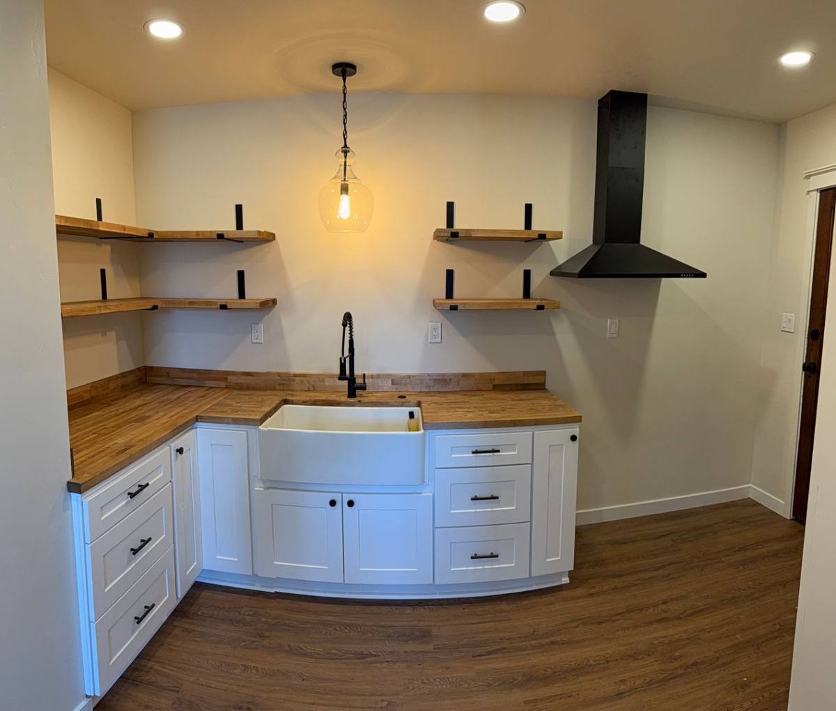 Apartment for rent at 241 SW G St, Grants Pass, OR 97526