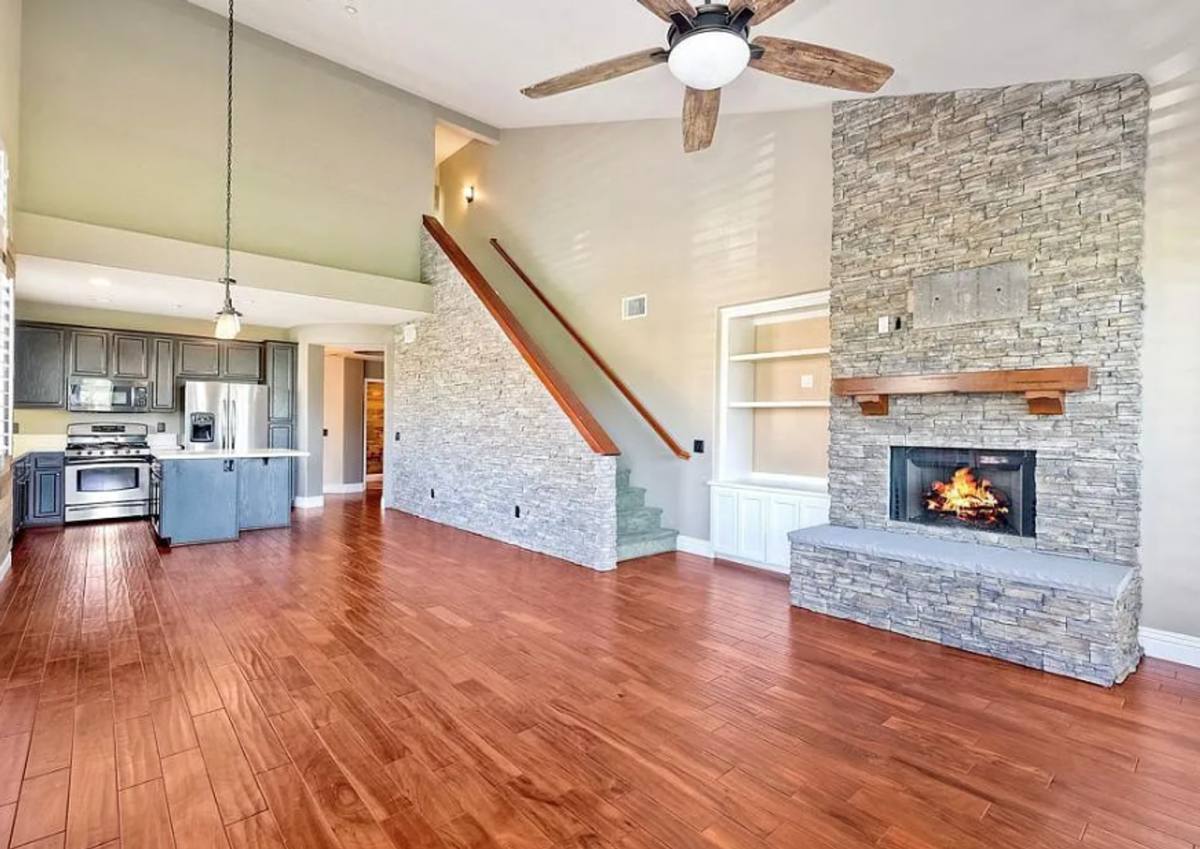Townhouse for rent at 3313 Dehesa Rd, El Cajon, CA 92019