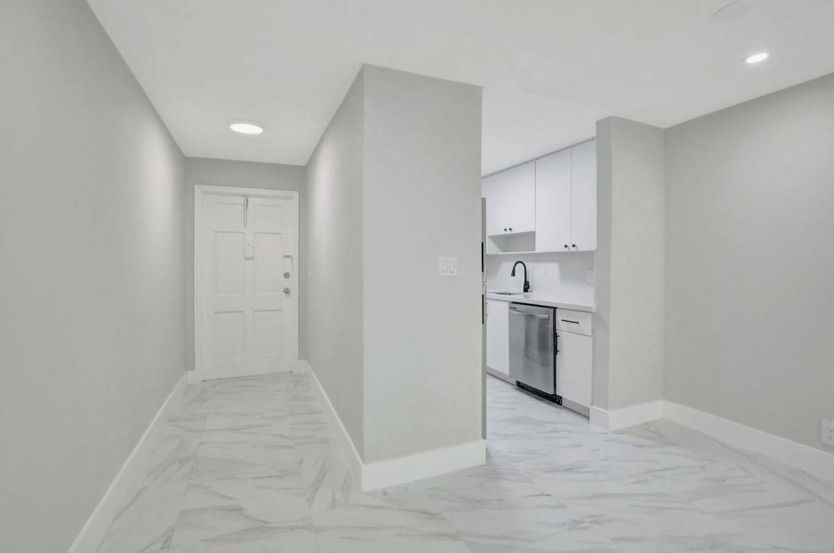 Apartment for rent at 4933-5450 Hollywood Blvd, Hollywood, FL 33021