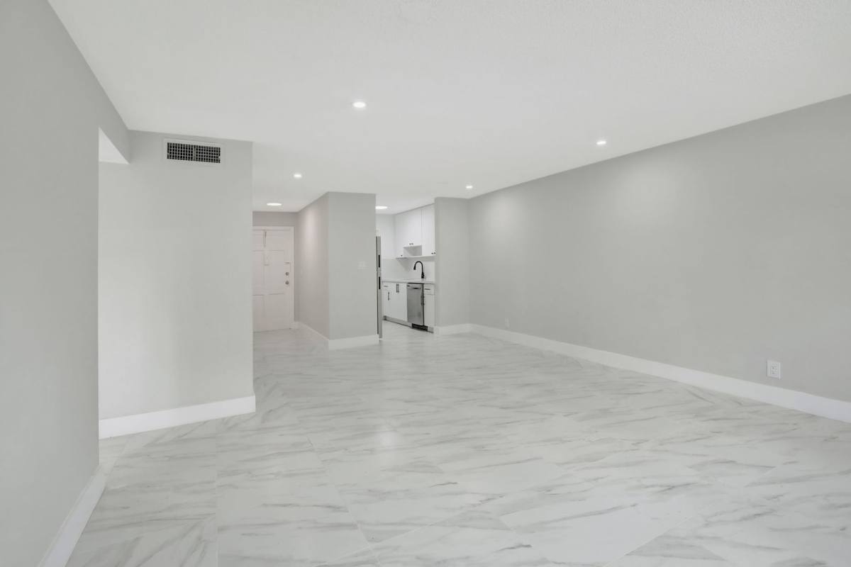 Apartment for rent at 4933-5450 Hollywood Blvd, Hollywood, FL 33021