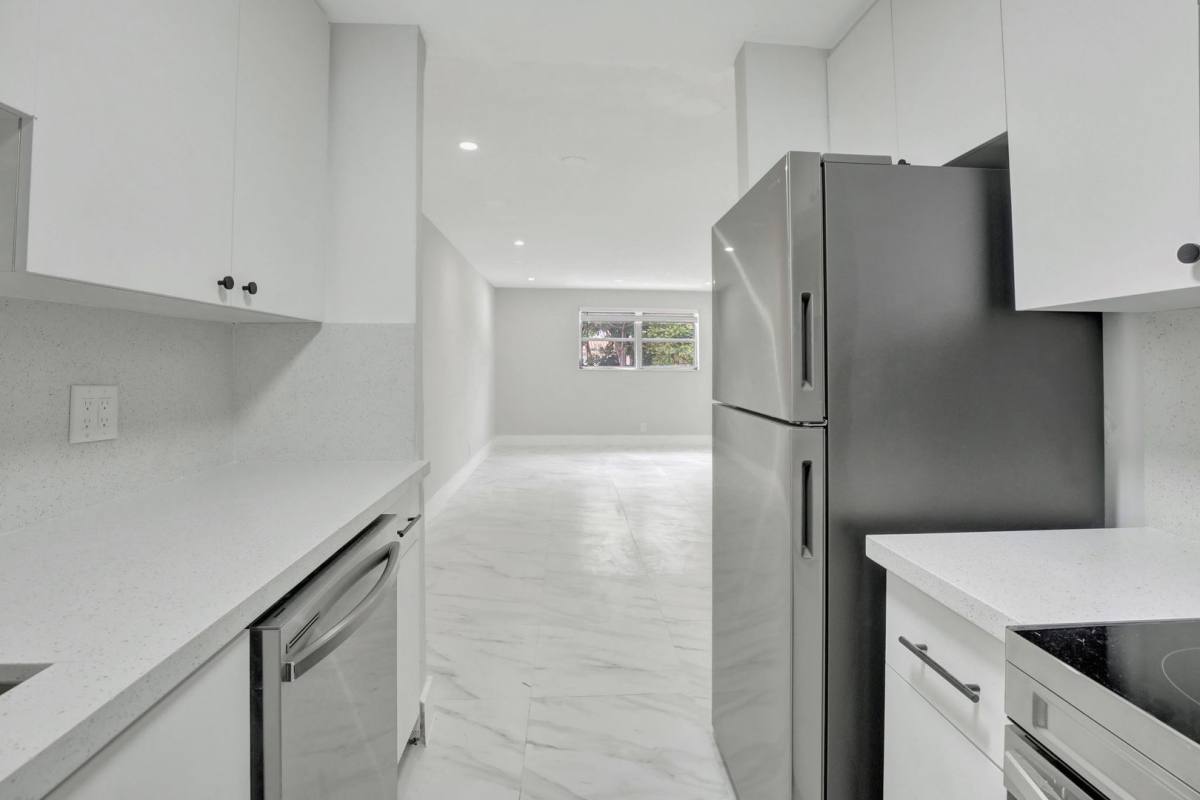 Apartment for rent at 4933-5450 Hollywood Blvd, Hollywood, FL 33021