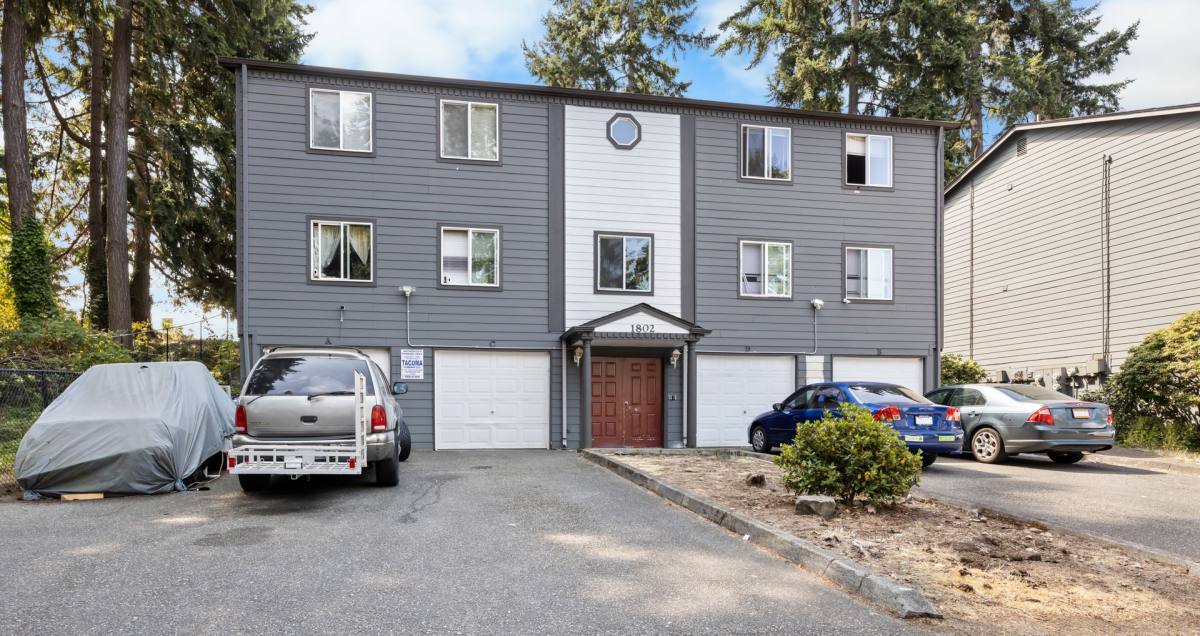 Apartment for rent at 1802 S Woodland Glen Dr, Tacoma, WA 98444