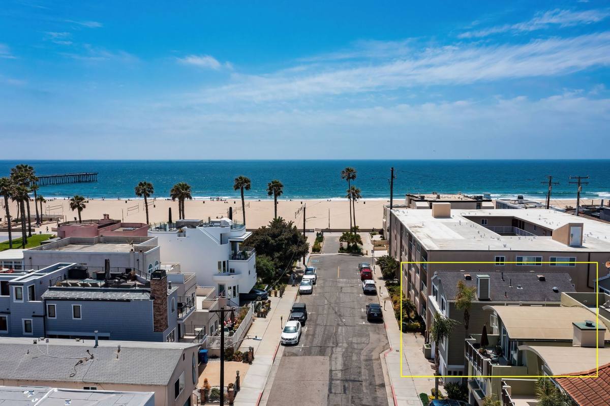 House for rent at 49 15th St, Hermosa Beach, CA 90254