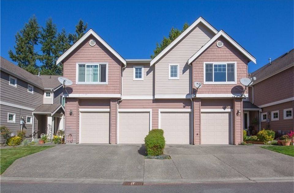 Townhouse for rent at 3922 NE 4th Circle, Renton, WA 98056