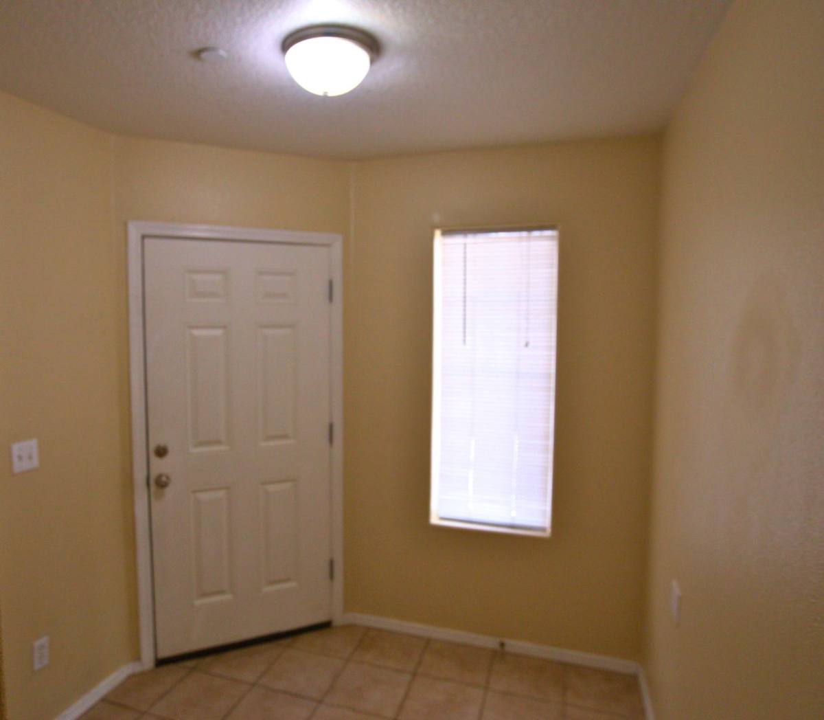 Apartment for rent at 8614 SE Lafayette St, Portland, OR 97266
