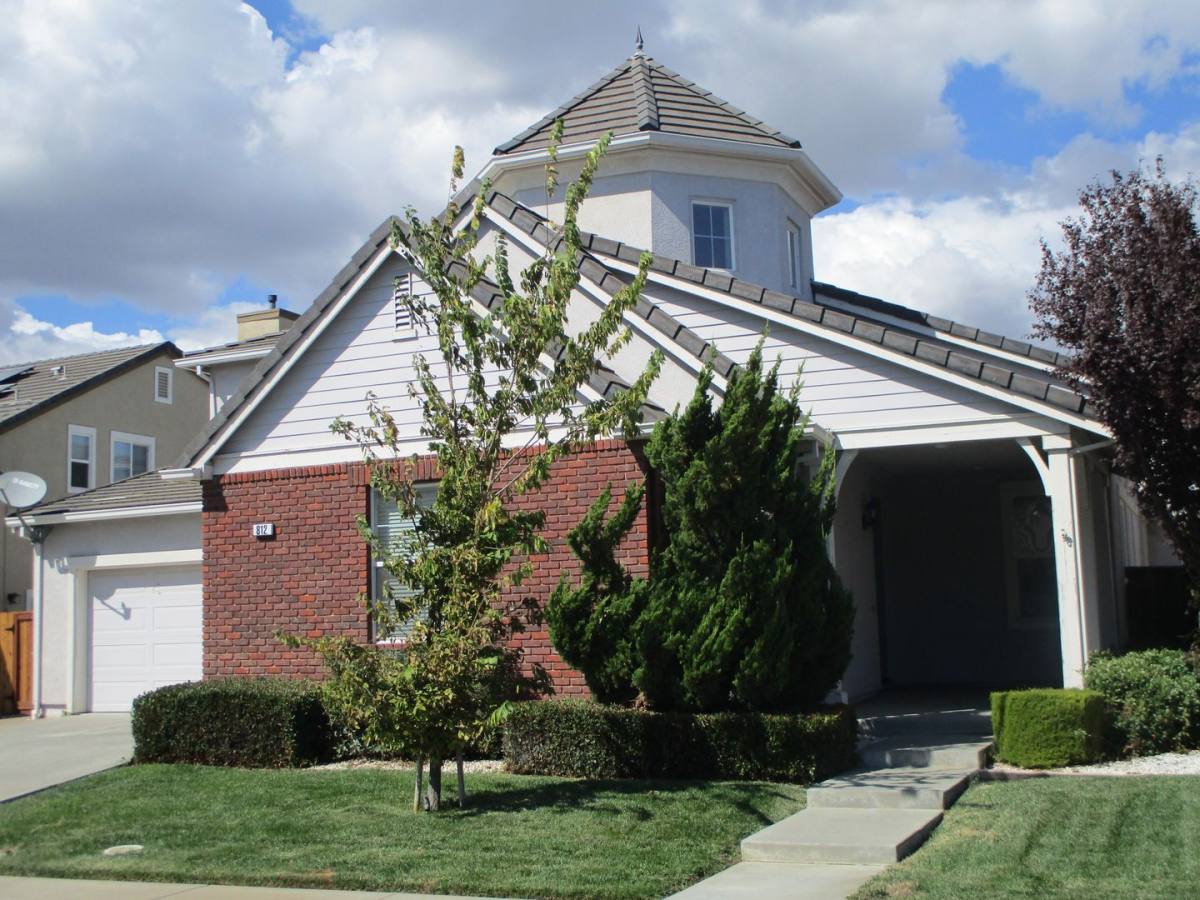 Apartment for rent at 812 Purple Sage Dr, Vacaville, CA 95687