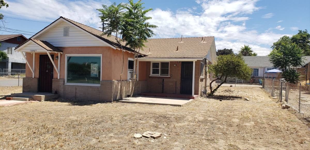 Apartment for rent at 1370 Chrysolite Ave, Mentone, CA 92359