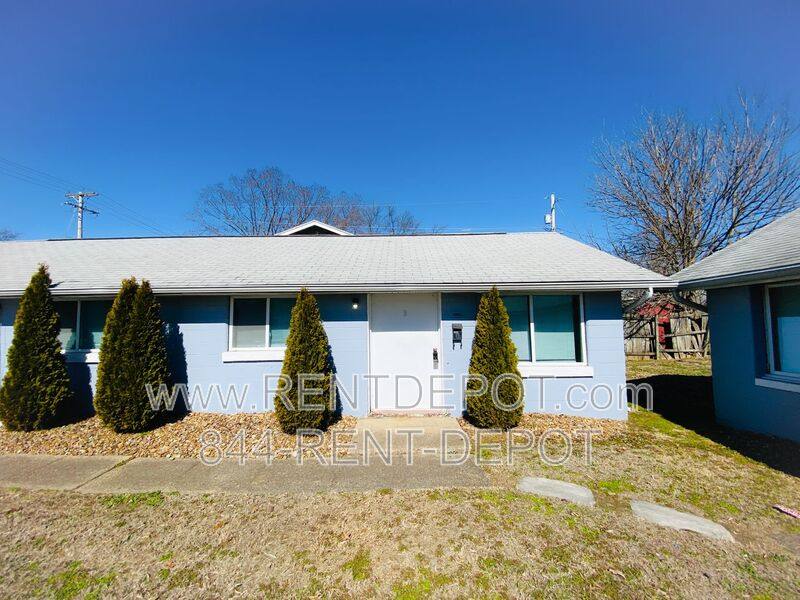 Apartment for rent at 1100 Washington Ave #C, Evansville, IN 47714