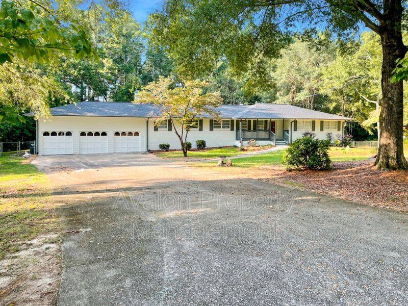 House for rent at 4239 Pinetree Dr, Powder Springs, GA 30127