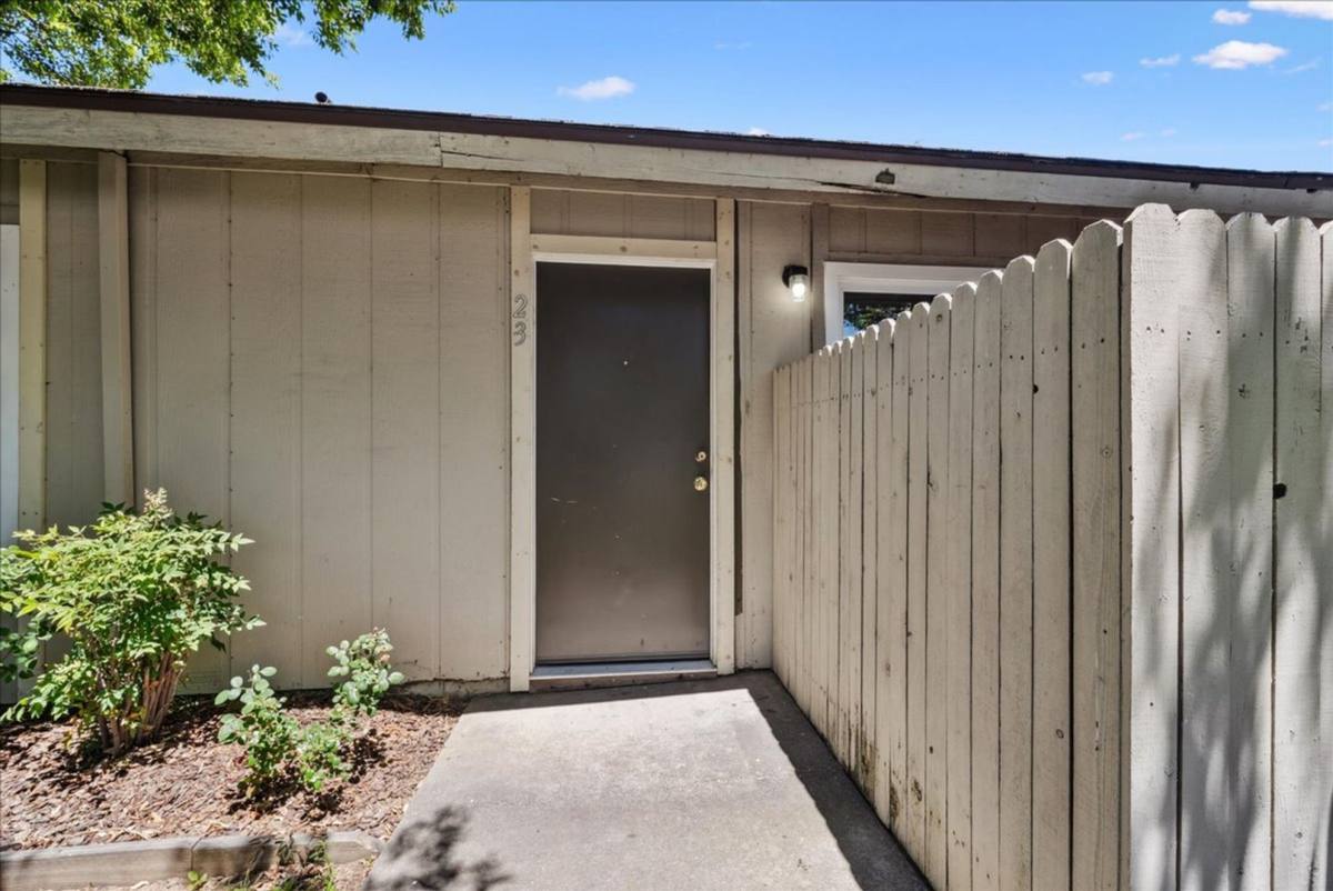 Apartment for rent at 7051 Bowling Dr, Sacramento, CA 95823