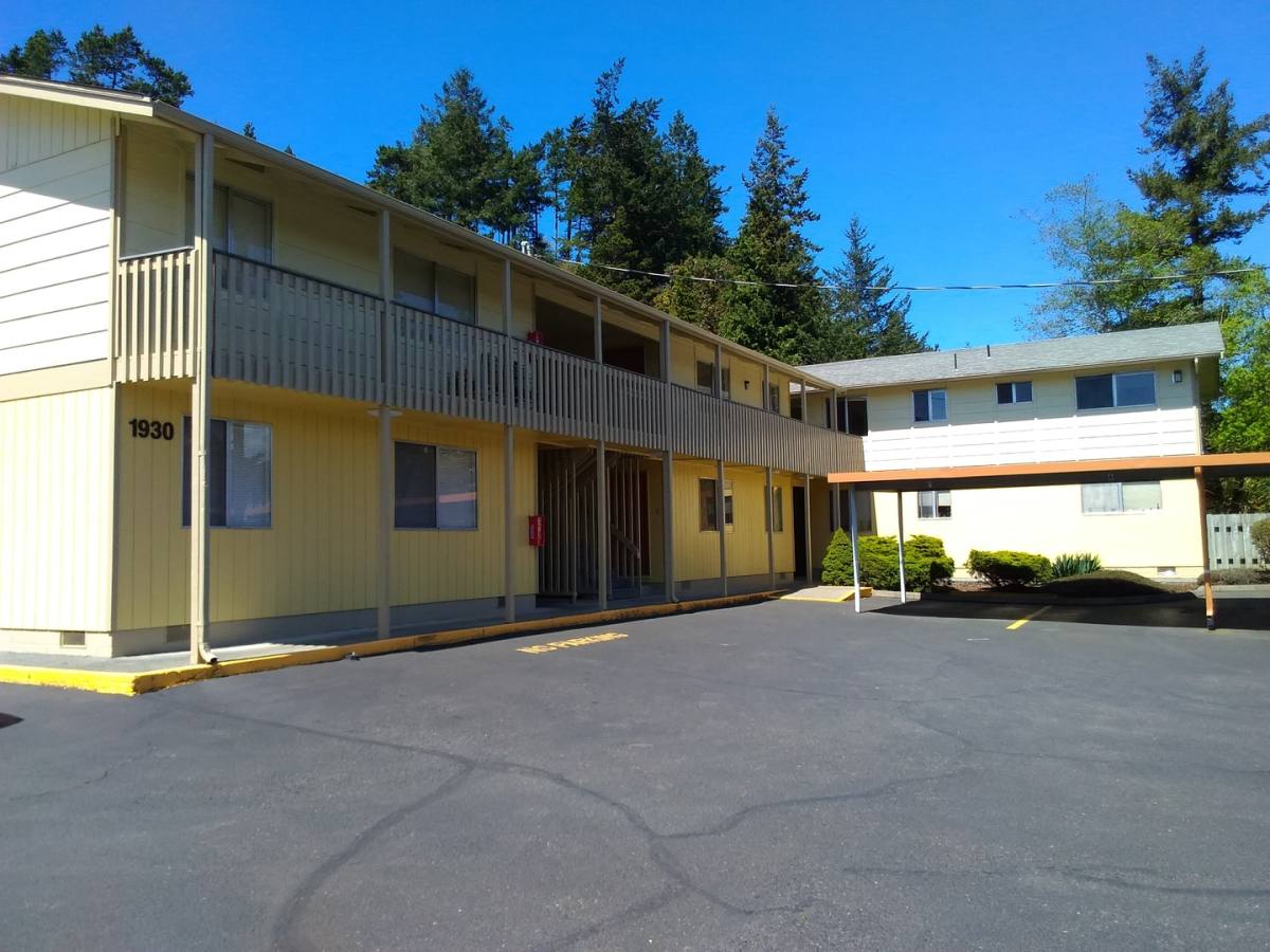 Apartment for rent at 1930 Maple St, North Bend, OR 97459