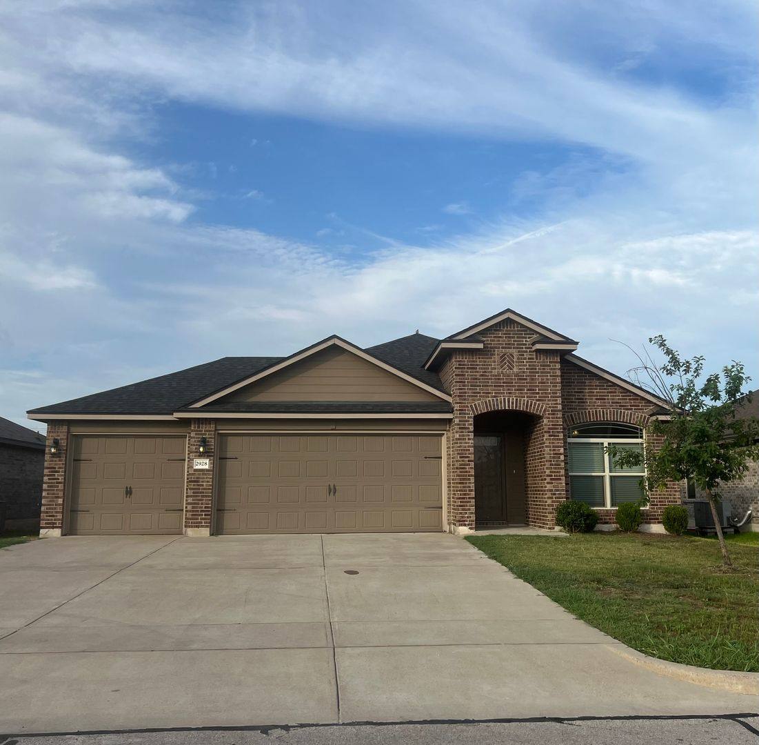 House for rent at 2928 Skinner Dr, Lorena, TX 76655