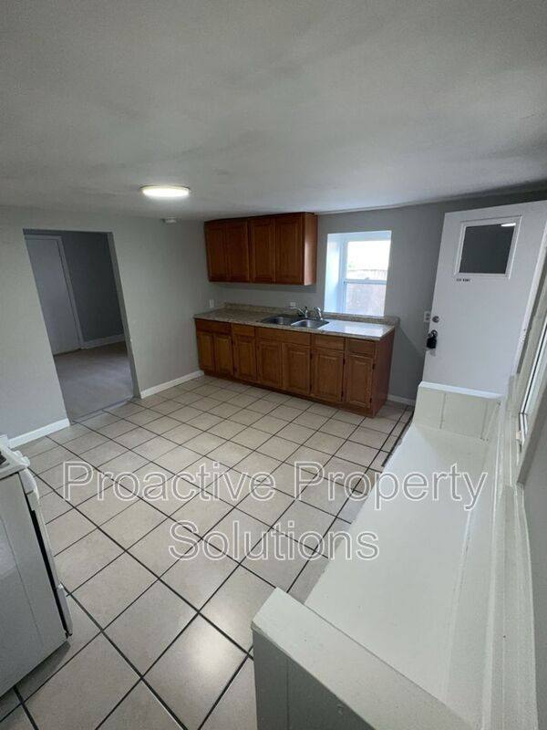 House for rent at 532 -534 Cherry St E, Scranton, PA 18505
