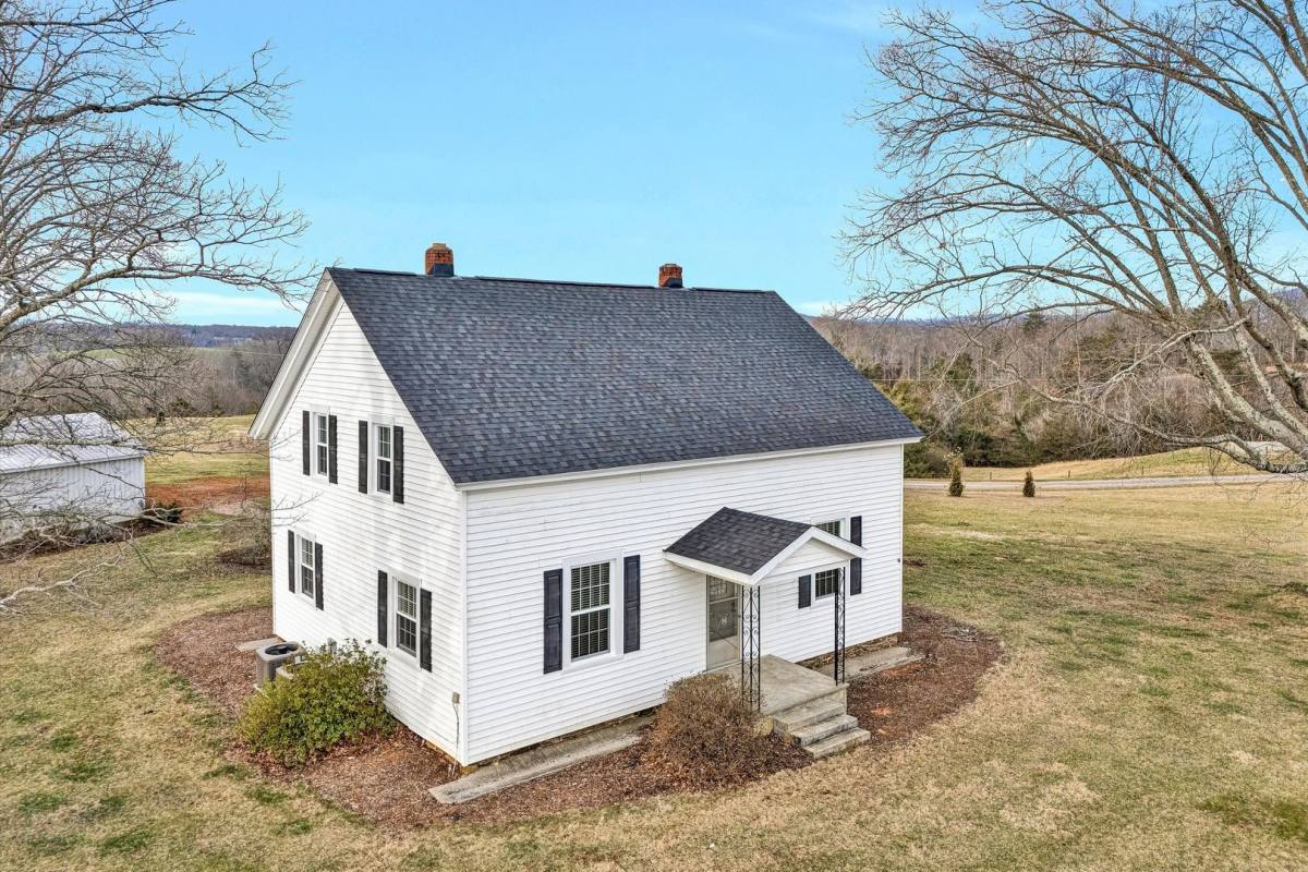House for rent at 2489 Alean Rd, Wirtz, VA 24184