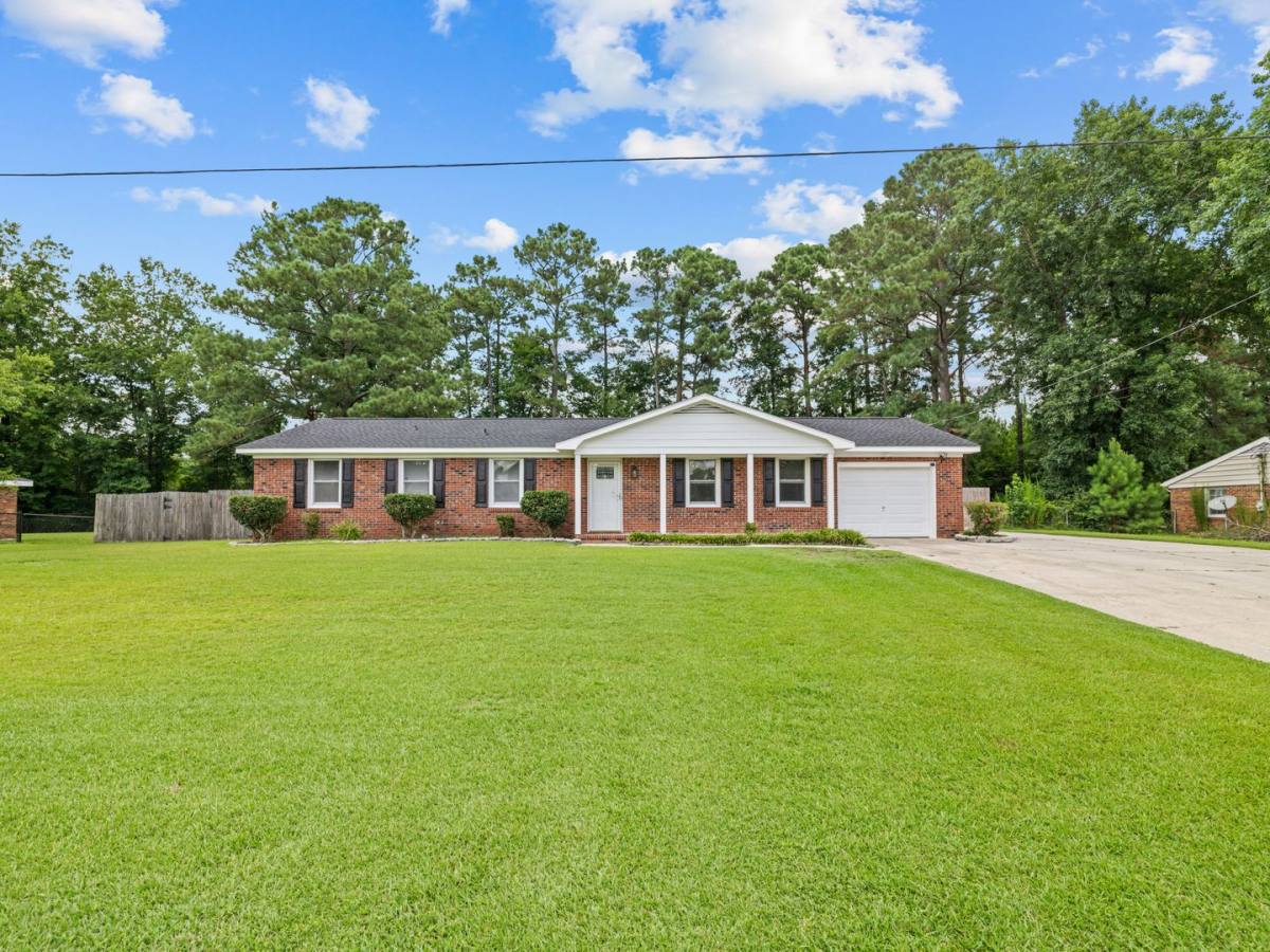House for rent at 101 Vandergrift Dr, Jacksonville, NC 28540