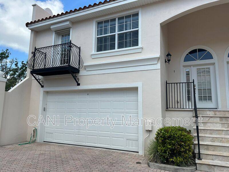 Townhouse for rent at 100 Ricardo Way NE #1, Saint Petersburg, FL 33704