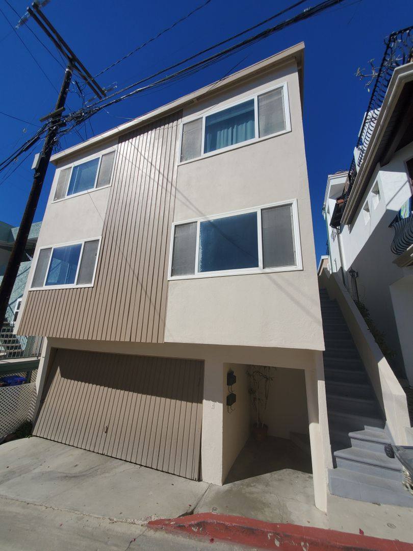 Apartment for rent at 117-119 Moonstone St, Manhattan Beach, CA 90266