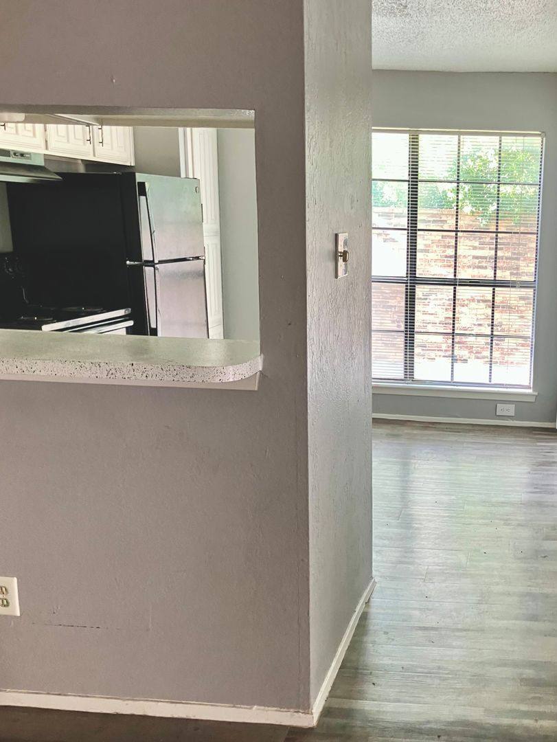 Townhouse for rent at 2109 Remington St, Fort Worth, TX 76116