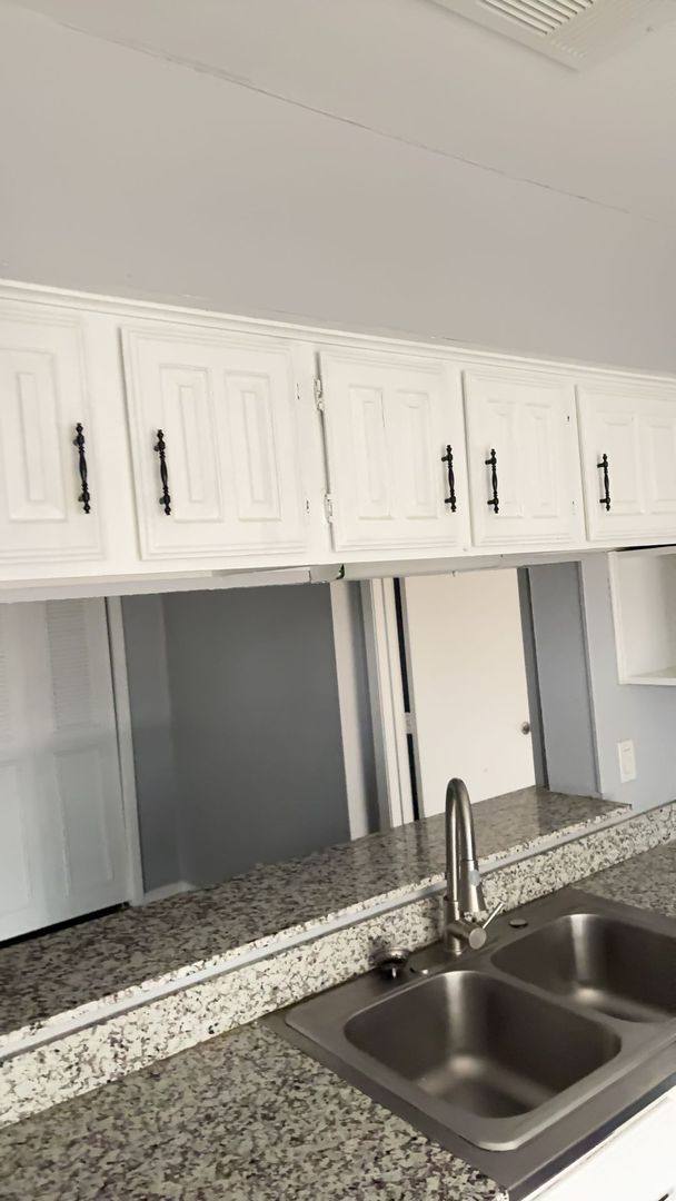 Townhouse for rent at 2109 Remington St, Fort Worth, TX 76116